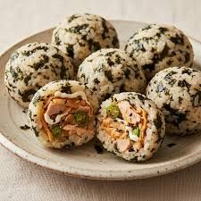 Cơm Nắm Rong Biển