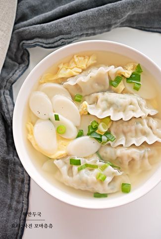 Canh bánh gạo và há cảo