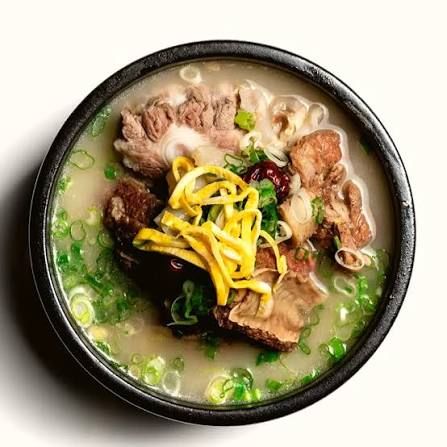 Canh xương bò Seolleongtang
