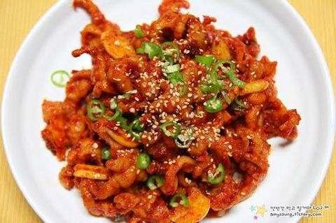 chân gà không xương xào cay