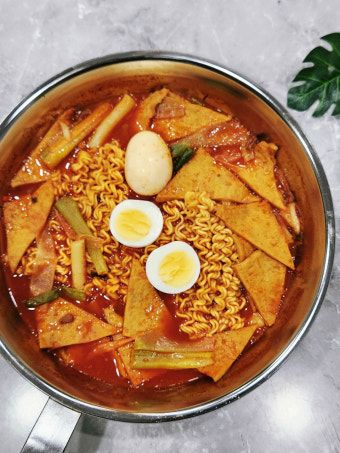 Rabokki (Mì Cay Bánh Gạo)