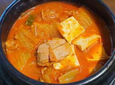 Canh kimchi cá ngừ (kèm cơm)
