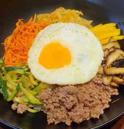 Cơm trộn Hàn Quốc (Bibimbap)