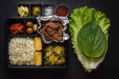 Cơm hộp sườn hoàng đế (1 người)