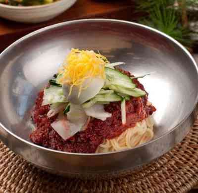 Mì lạnh trộn cay (Bibim Naengmyeon)