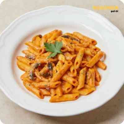 Mì Penne sốt thịt xông khói
