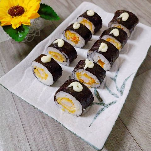 Kimbap tôm chiên