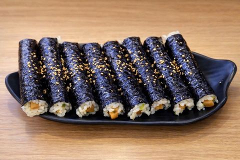 Kimbap mini ớt xanh spam