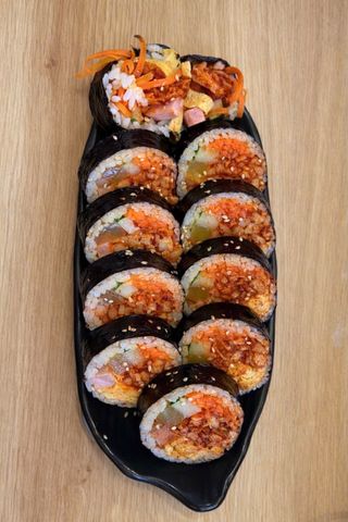 Kimbap chả cá ớt cay