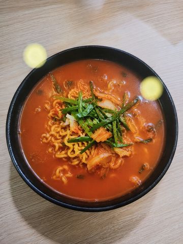 Mì kimchi