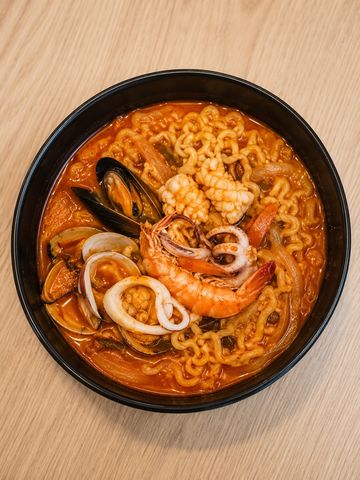 Mì jjamppong hải sản