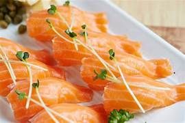 Sushi cá hồi