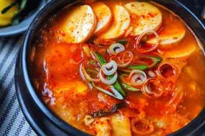 Canh kimchi đậu hũ + Cơm
