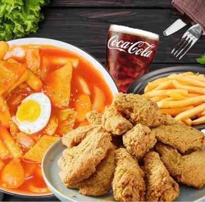 Gà rán + tteokbokki + khoai tây chiên + Coca
