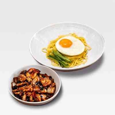 A10 Mỳ Tương Đen Xào Hải Sản