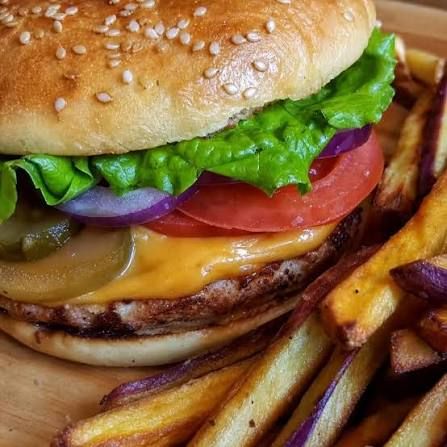 Burger Phô Mai + Khoai Tây Chiên + Soda