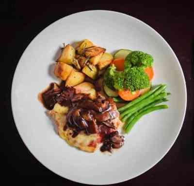 Gà Saltimbocca