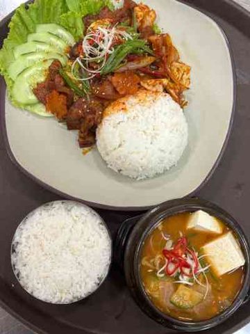 Set 1: Canh đậu tương + Thịt heo xào cay