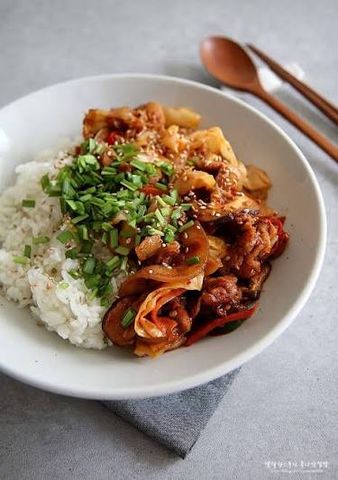 Cơm Thịt Heo Xào Cay