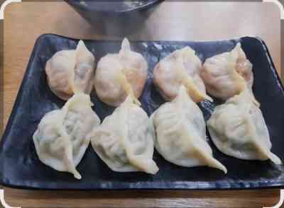 เกี๊ยวนึ่งครึ่งหมูครึ่งกิมจิ