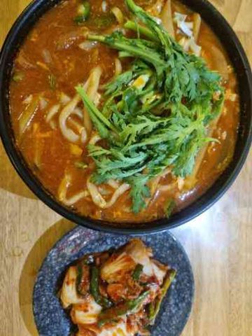 Mì kalguksu tương cay đặc biệt