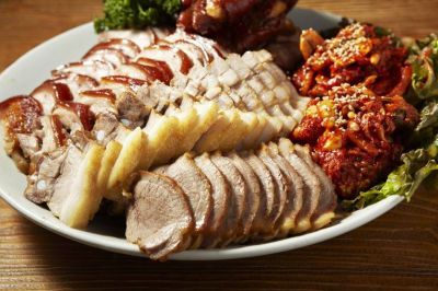 Set Bossam/Jokbal thảo dược (Chashu) + Mì khay + Rau + Nước