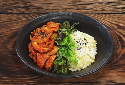 Cơm thịt luộc nướng lửa