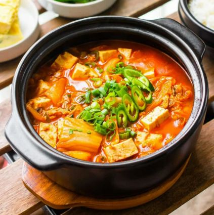 Cơm hộp gầu bò nướng + canh kim chi (150g)