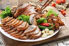 Chân giò heo hoàng gia (lớn) + mì ly + canh kimchi + 6 món phụ