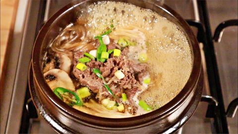 Lẩu bò bulgogi trong nồi đất + cơm