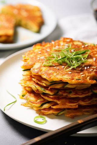 Bánh xèo kimchi bắp