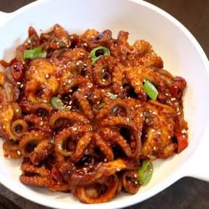 Thịt heo và bạch tuộc xào cay