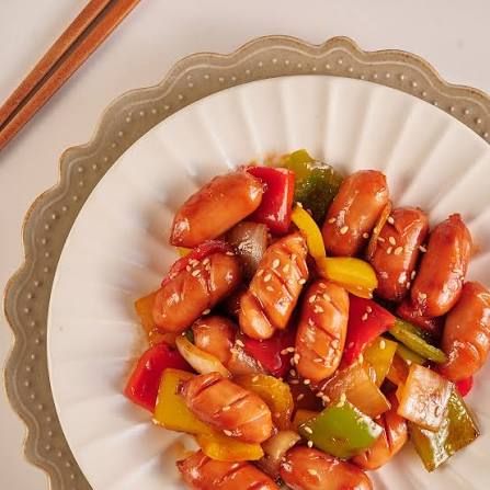 Xúc xích xào rau củ
