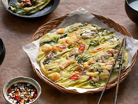 Bánh kếp hải sản hành lá