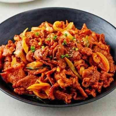 Thịt má heo xào cay (kèm cơm)