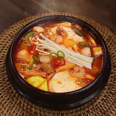 Canh đậu hũ non hải sản (kèm cơm)