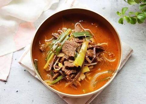 Súp bò cay Yukgaejang