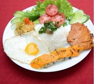 Cơm sườn heo nướng + trứng