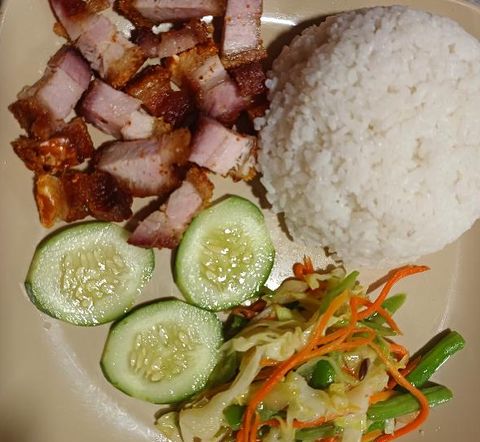 Cơm thịt heo nướng hũ