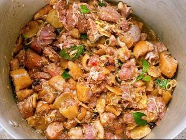 Giò heo kho kiểu Việt