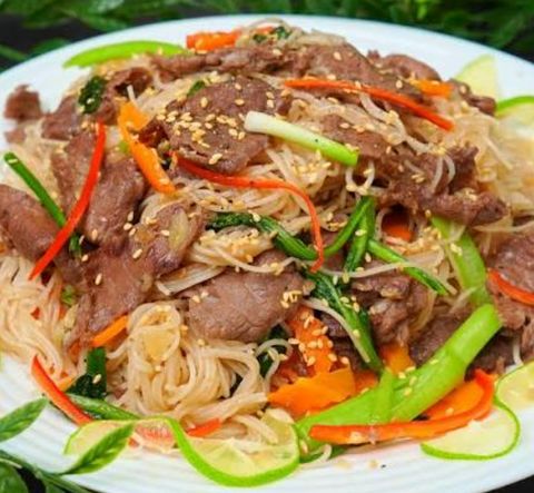 Phở xào bò có nước dùng