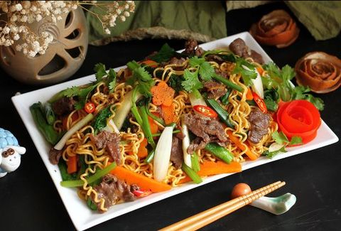 Mì xào bò