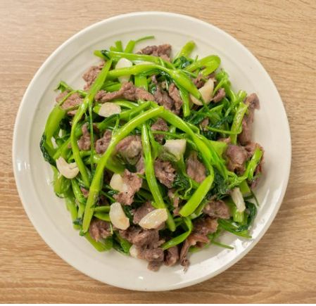 Rau muống xào bò