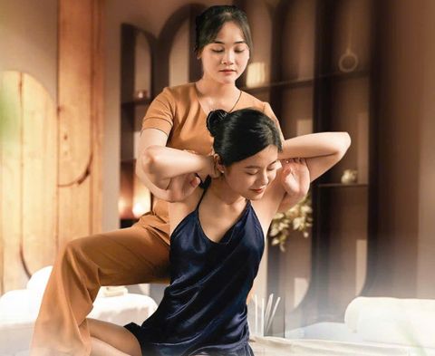 Kết hợp tinh dầu & đá nóng + Thái trị liệu