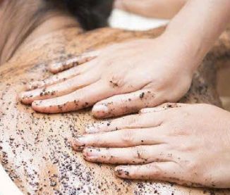 Tẩy da chết toàn thân với cà phê