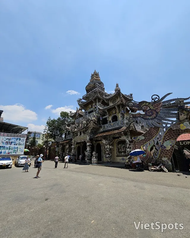 🐸🐸>> लिन्ह फुओक मंदिर दलात