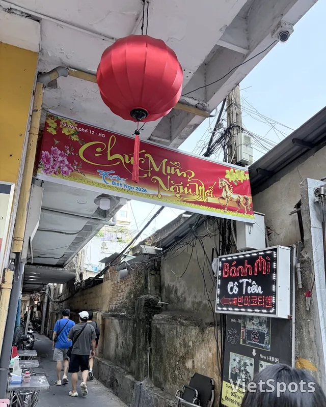 峴港市區的Banh Mi Co Tien,清涼的果汁配上外酥內軟的越南法棍麵包🥖🥤 自費品嚐