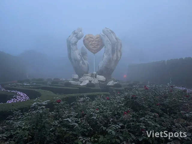 ☁️ Охота за облаками и прохладный ветер 18°C на вершине Ба На 22 сентября