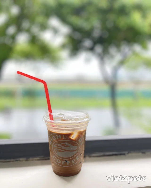 一点点苦涩,一点点甜蜜,一点点宁静。