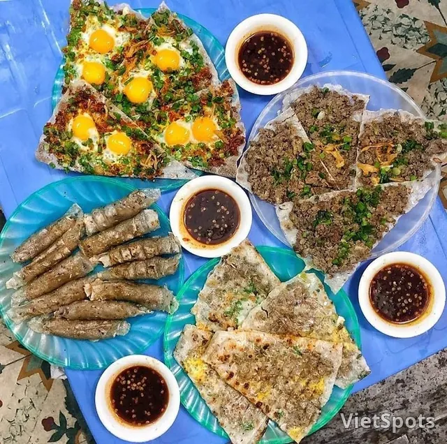 Bánh Tráng Kẹp Nướng Cô Vân – Viên ngọc ẩm thực đường phố giấu mình trong con hẻm nhỏ ở Đà Nẵng, đạt 4,8 sao trên Google